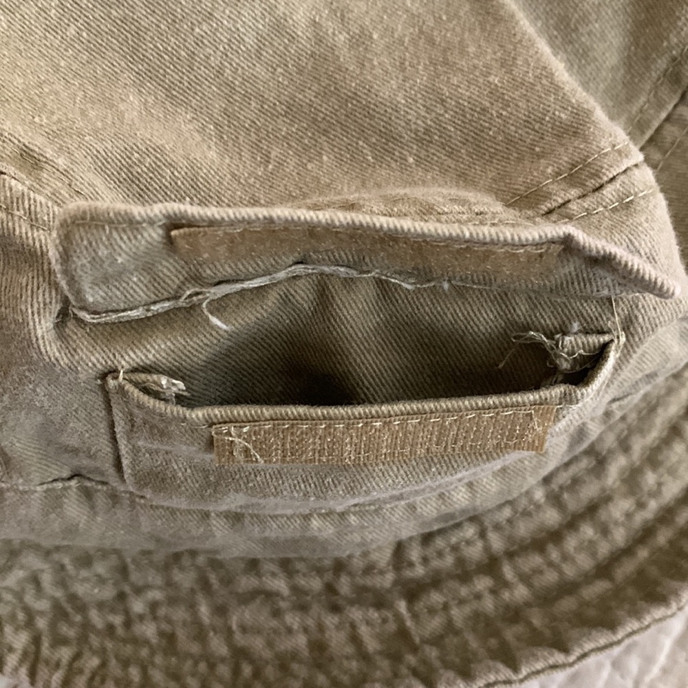 Bucket hat with Pocket - Picture 2 of 3